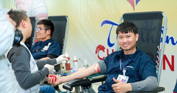 Führungskräfte und Mitarbeiter von Samsung Thai Nguyen spenden Blut am Red Sunday 2024