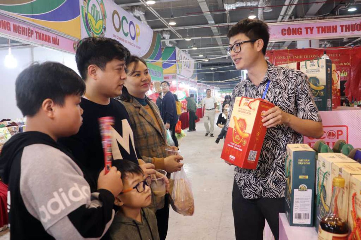 Event - Quang Ninh: There are 200 booths participating in the 2024 Spring Fair (Image 2).