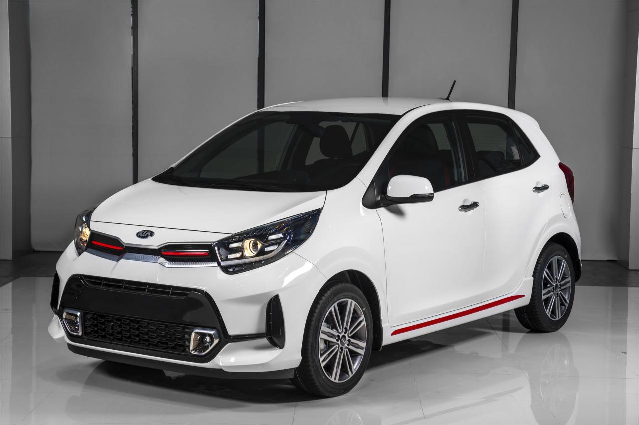 After the recent adjustment, the listed price of Kia Morning in Vietnam is significantly lower than at the beginning of the year. Currently, the Kia Morning manual transmission is listed at 369 million VND, slightly higher than its two direct competitors, the Hyundai Grand i10 and Toyota Wigo. The X-Line and GT-Line versions of Kia Morning are priced the same and are the most expensive in the product line, at 439 million VND. Kia Morning is equipped with a 1.25L engine that produces a maximum capacity of 83 horsepower and a maximum torque of 122 Nm. In Vietnam, Kia Morning has a total of 6 versions. Photo: Kia