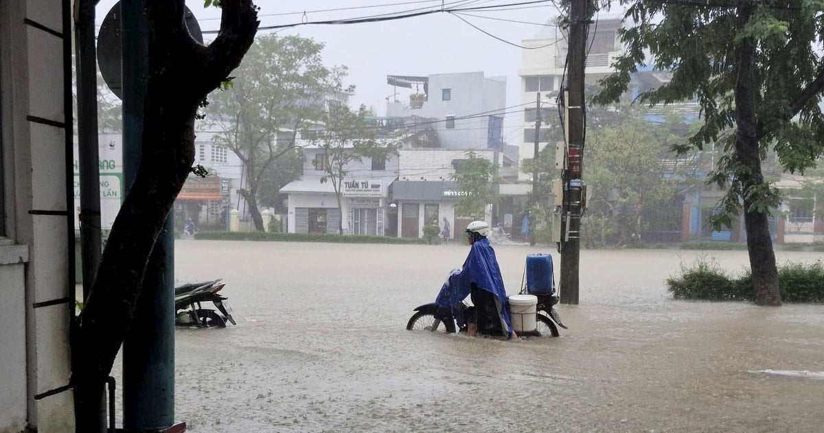 Thua Thien - Hue students are off school due to heavy rain, risk of widespread flooding