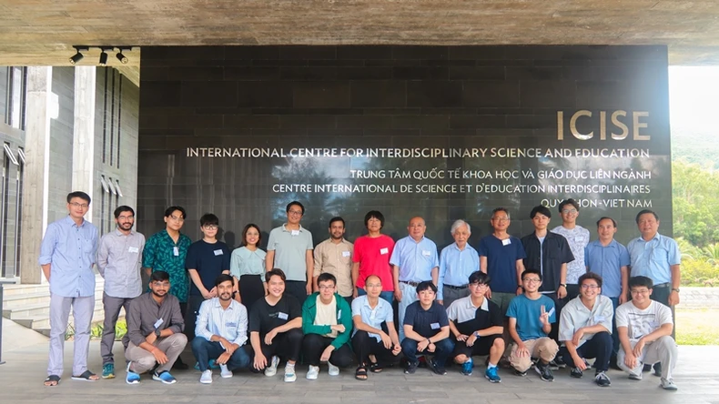 Opening of the 8th Vietnam Neutrinos School photo 3