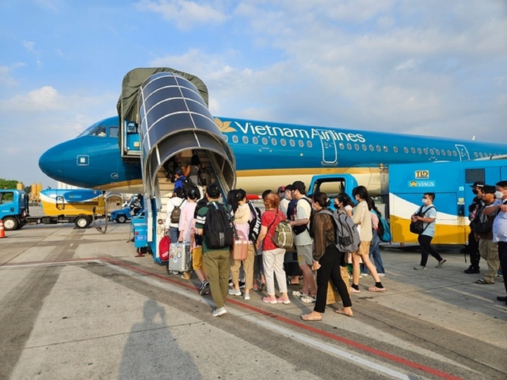 Vietnam Airlines erzielte in 9 Monaten einen konsolidierten Umsatz von über 79.994 Milliarden VND. (Foto: Vietnam Airlines)