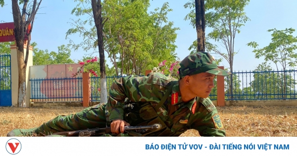 Compagnies d'infanterie d'acier à la frontière de Dak Lak