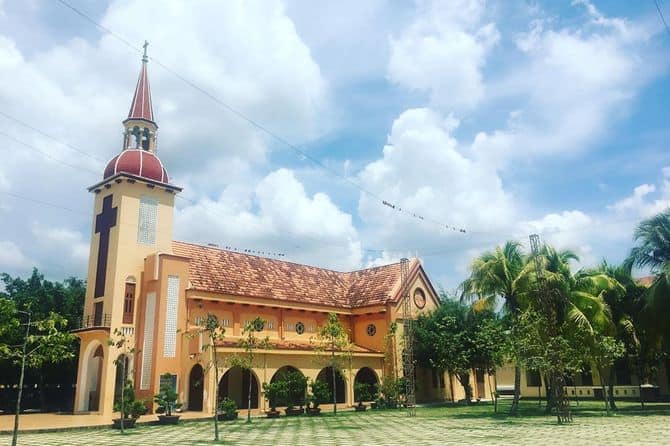 Nhà thờ La Mã có lối kiến trúc khá độc đáo. 