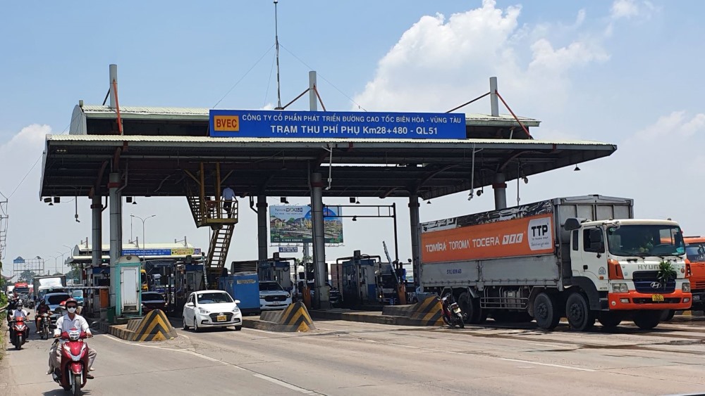 A toll station to pay back the project