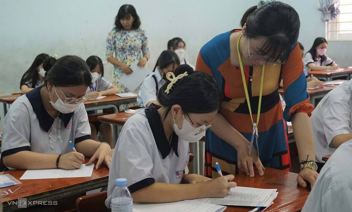 Examen de littérature pour les élèves de 10e année à Ho Chi Minh-Ville