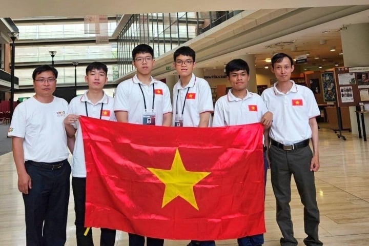 Quatre étudiants vietnamiens ont remporté des médailles aux Olympiades internationales d'informatique 2023.