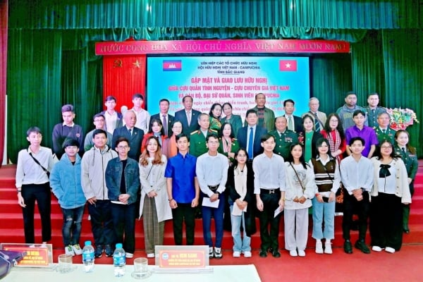 Connecter les jeunes vietnamiens et cambodgiens à travers des activités communes