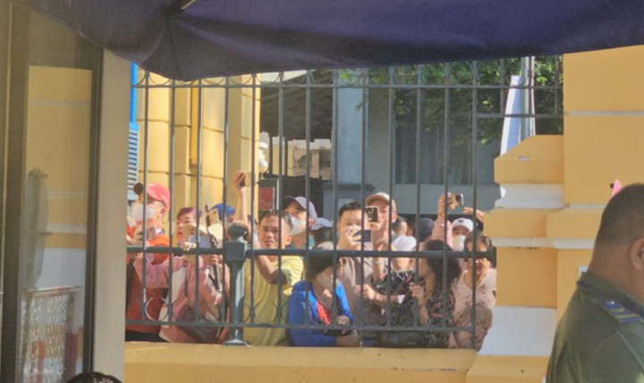 Crowds gathered outside the courthouse to watch the proceedings.