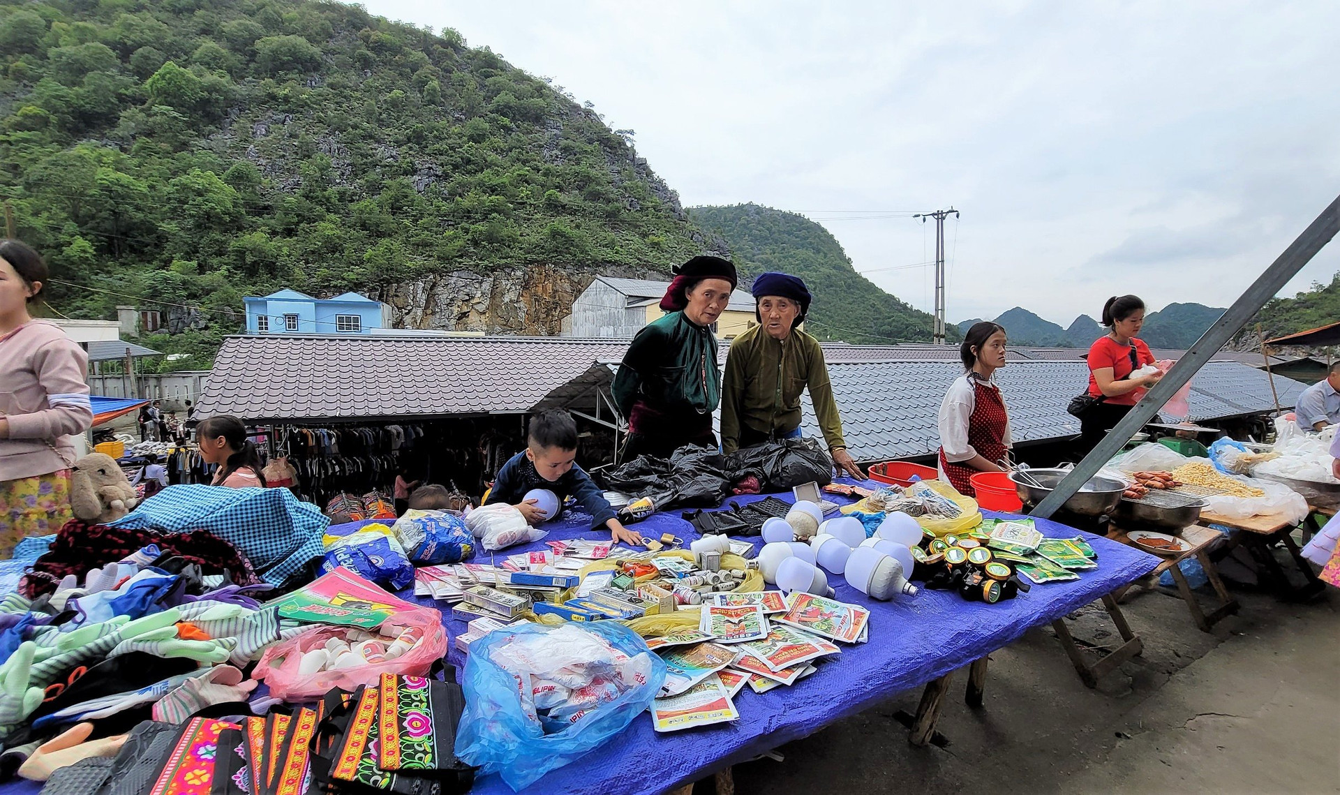 bao-nhieu-la-chuyen-can-noi-voi-nhau.jpg