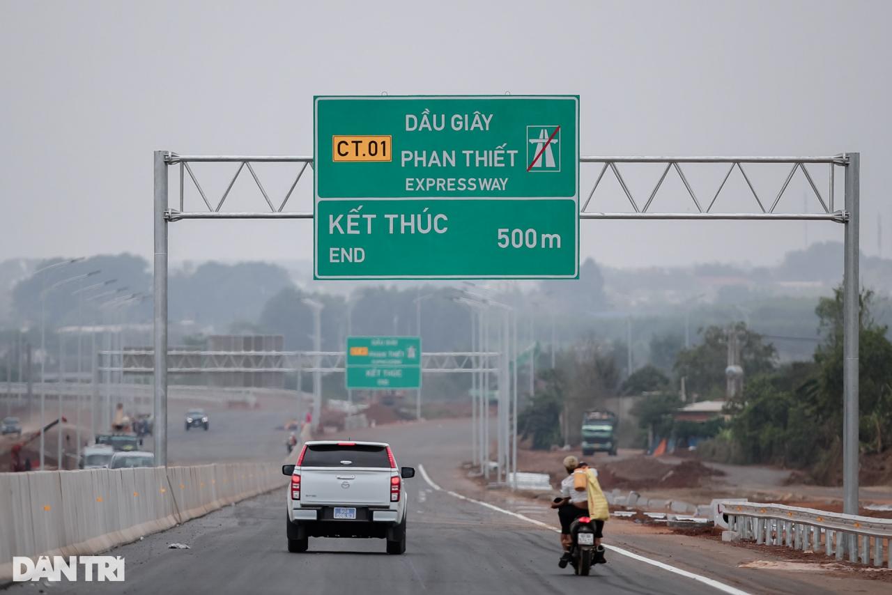 Cao tốc nối TPHCM - Phan Thiết hơn 2 giờ lái xe sắp khánh thành - 4