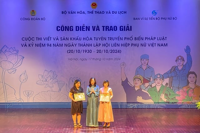 Tôn vinh những đóng góp của phụ nữ ngành Văn hóa, Thể thao và Du lịch - Ảnh 4.