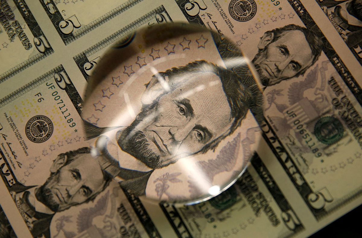 La Reserva Federal eleva las tasas de interés. Imagen de tendencia de préstamos en USD y VND.