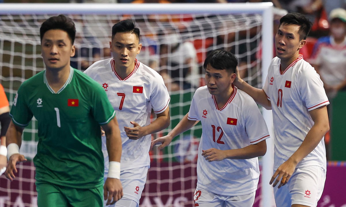 Việt Nam vào tứ kết futsal châu Á 2024 dù thua Thái Lan