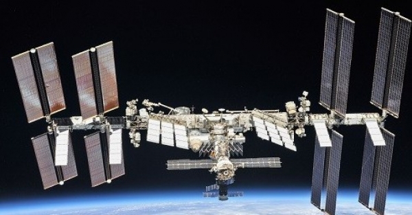 The 'terrifying' speed of the International Space Station ISS