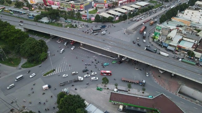 Vorschlag für fast 13.000 Milliarden VND zum Bau einer Hochstraße entlang der Nationalstraße 51, Foto 2