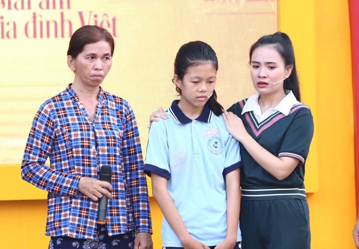 កូន​ស្រី​ចិញ្ចឹម​របស់ Phi Nhung៖ 'គ្មាន​ថ្ងៃ​ណា​ដែល​ខ្ញុំ​មិន​នឹក​ម្ដាយ​ឡើយ' - 1