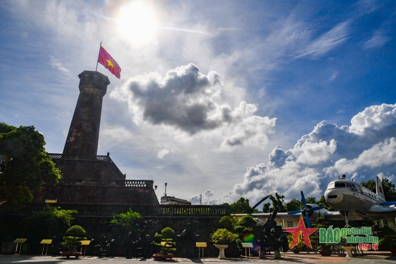 Flagpole over 200 years old in the capital: The sacred symbol of Hanoi