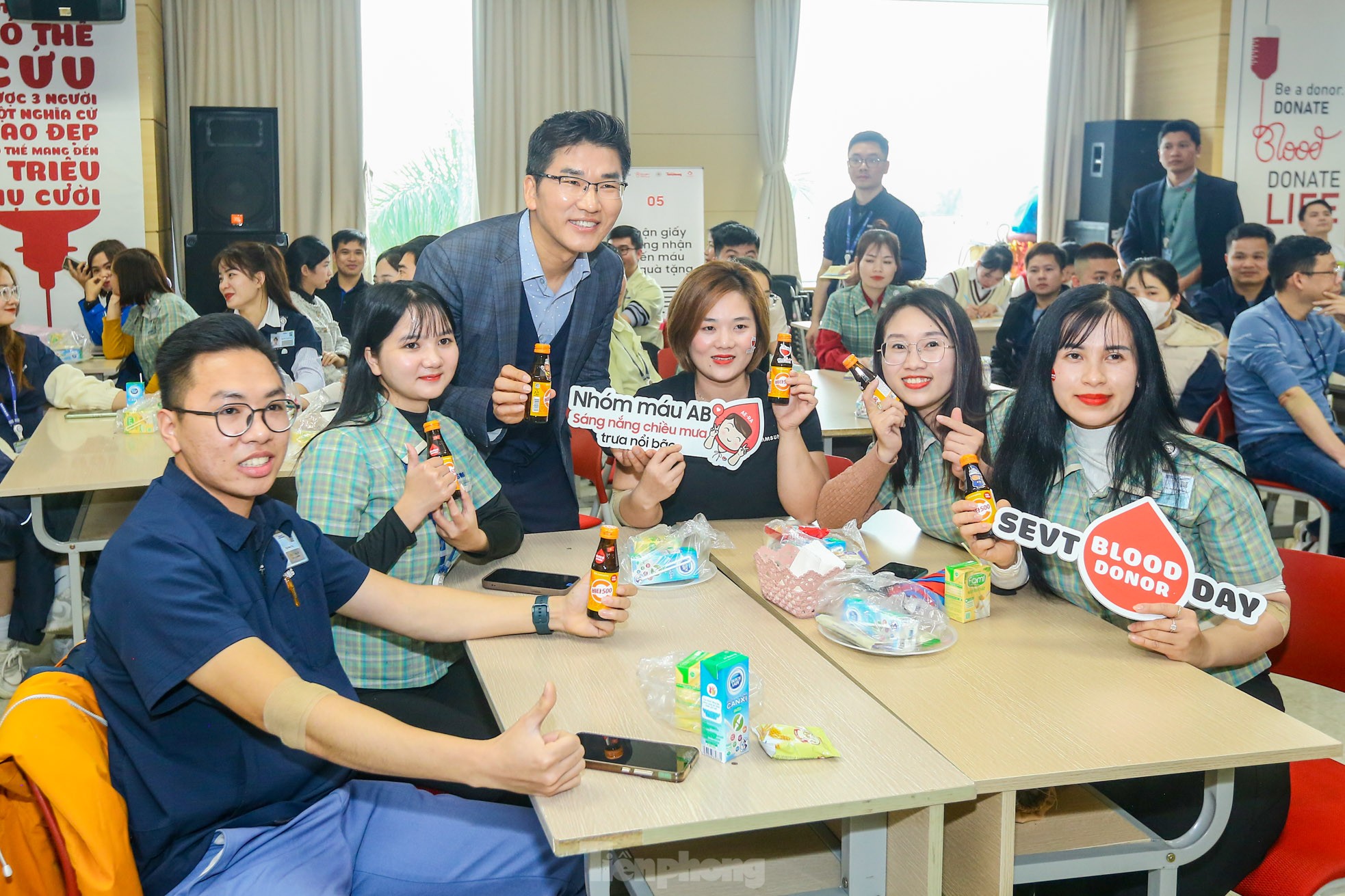 Führungskräfte und Mitarbeiter von Samsung Thai Nguyen spenden Blut am Red Sunday 2024 Foto 20