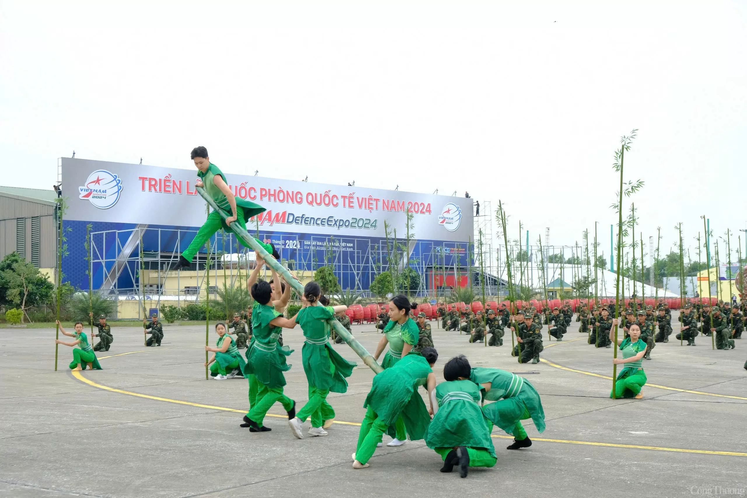 Nhiều vũ khí hiện đại từ gần 40 quốc gia trưng bày tại Triển lãm Quốc phòng quốc tế Việt Nam 2024