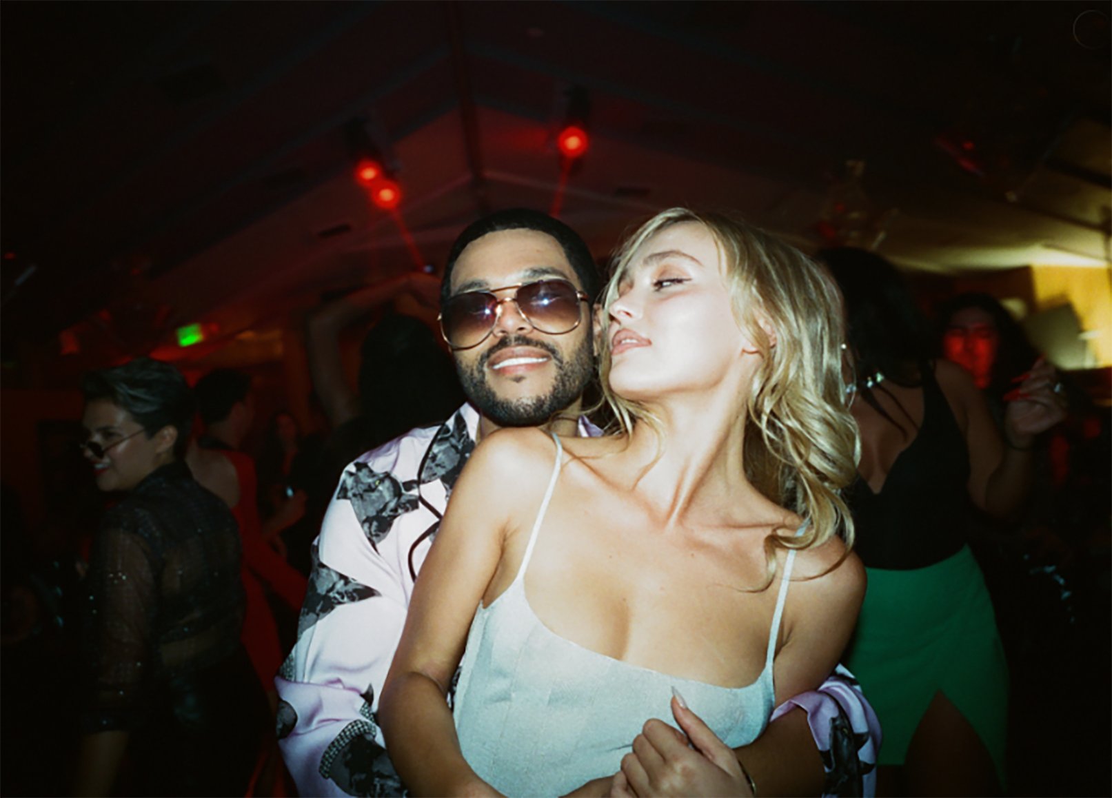 Đạo diễn phim 'The Idol' yêu cầu The Weeknd quay cảnh cưỡng hiếp với Lily-Rose Depp - Ảnh 1.