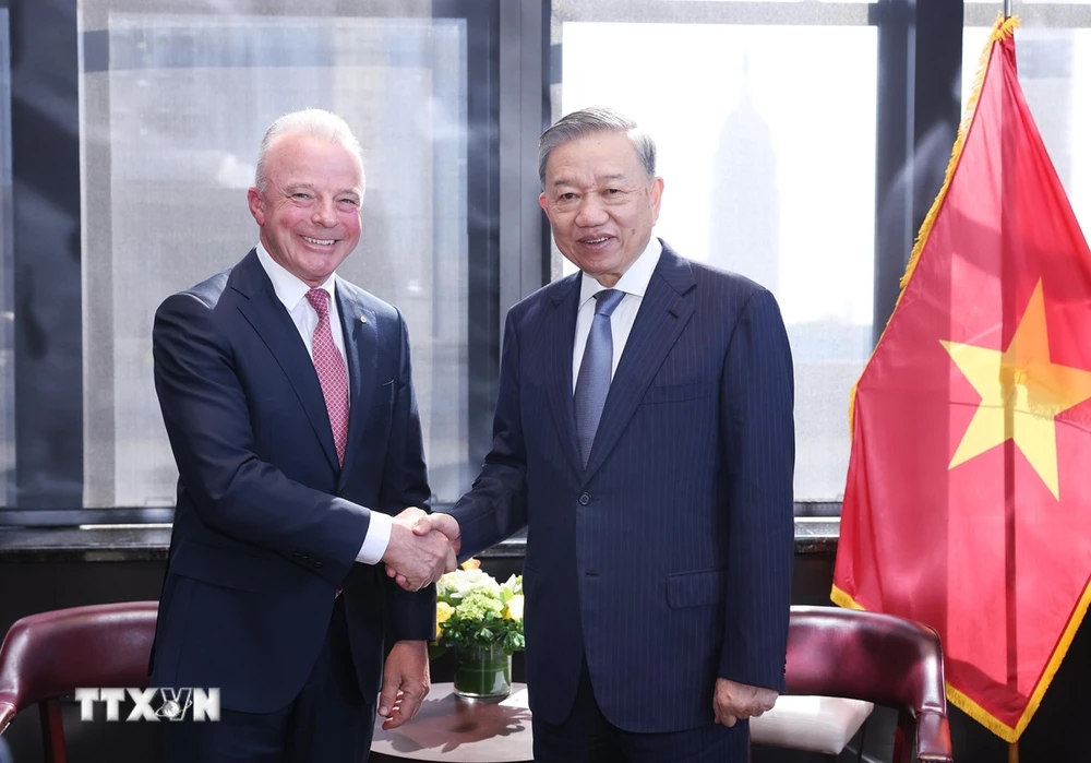 El Secretario General y Presidente To Lam recibió al Dr. Brendan Nelson, Vicepresidente Senior de Boeing Corporation y Presidente de Boeing Global. (Foto: Lam Khanh/VNA)