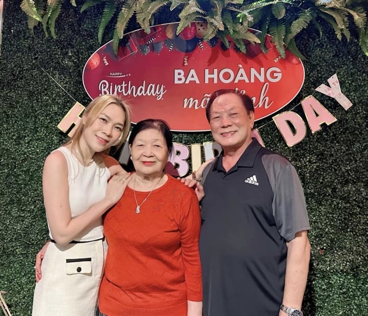 Sao Việt 7/5: Việt Hương bị ông xã 'dìm hàng', Mỹ Tâm mừng sinh nhật ba  - 4