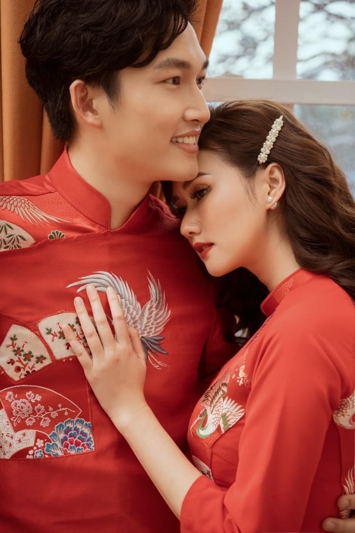 After breaking up with Dinh Tu, Huong Giang posted a wedding photo with her hidden groom - 2