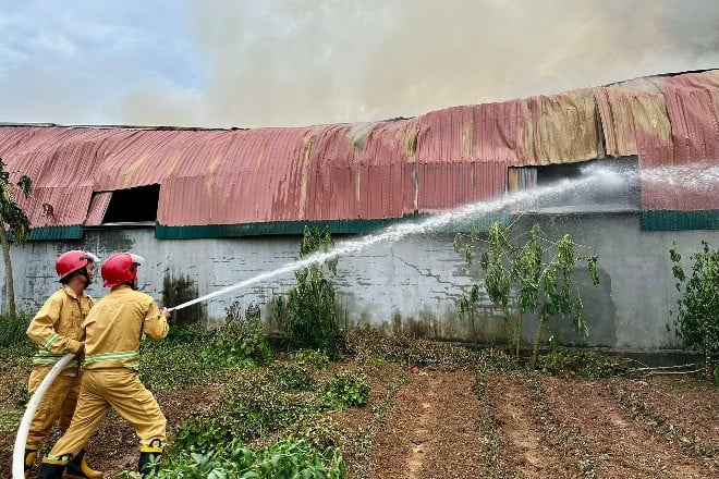 Fire at bamboo and rattan workshop in the suburbs of Hanoi