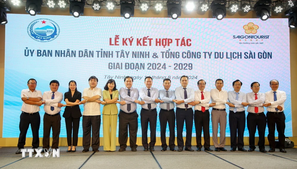 ttxvn_saigontouris va Tay Ninh.jpg