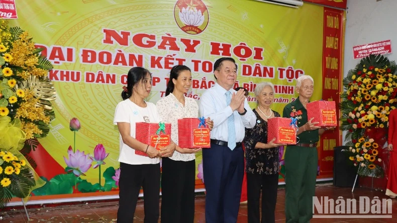 Đồng chí Nguyễn Trọng Nghĩa dự Ngày hội Đại đoàn kết toàn dân tộc tại Đồng Nai ảnh 3