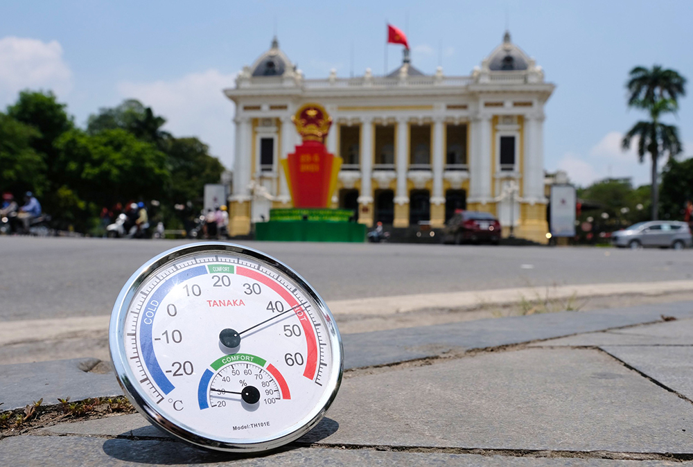 TP.HCM lập đỉnh mới hơn 94,434 kWH/ngày, miền Bắc nguy cơ thiếu 49.000 MW điện mùa khô - Ảnh 1.