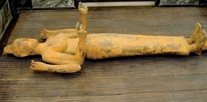 El destino de dos estatuas de la diosa Cham en los sitios de reliquias de Quang Nam