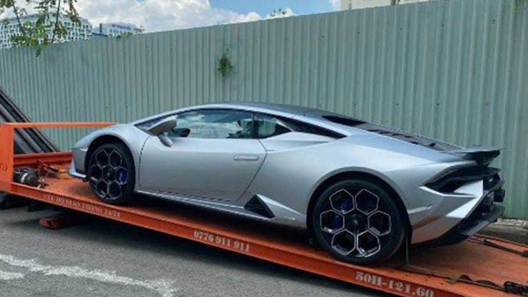 Blick auf den zweiten Lamborghini Huracan Tecnica in Vietnam, Foto 1