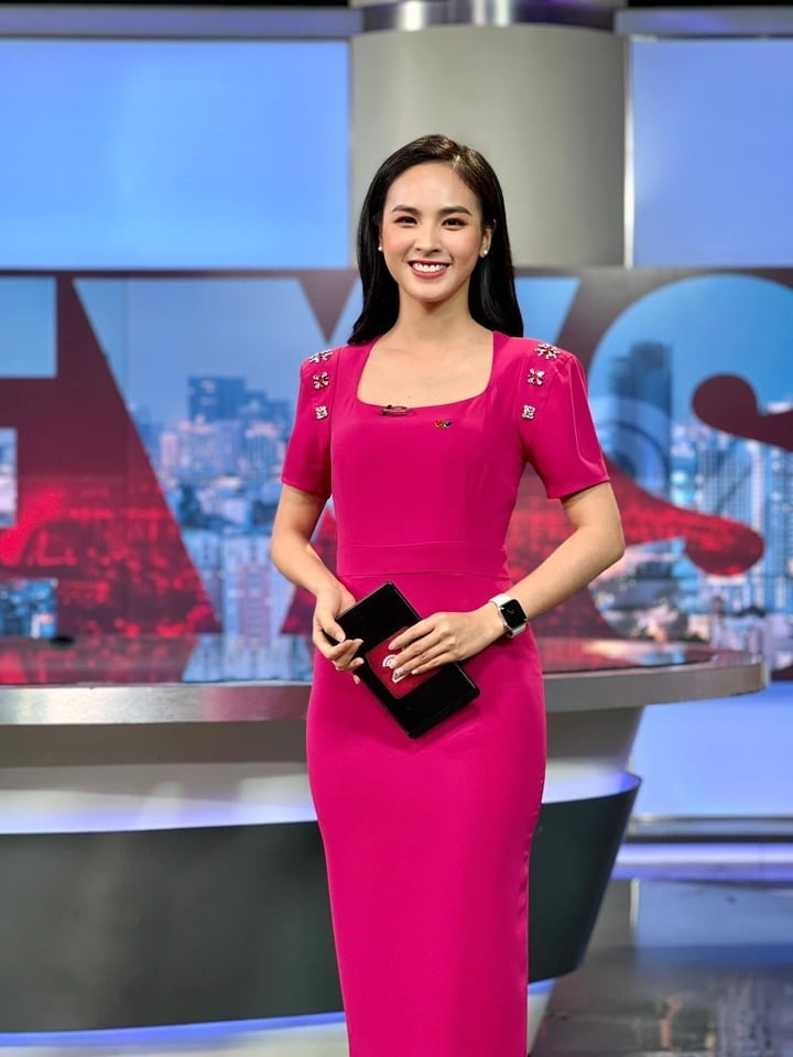 ปัจจุบัน Quynh Nga เป็น MC และบรรณาธิการของ VTV