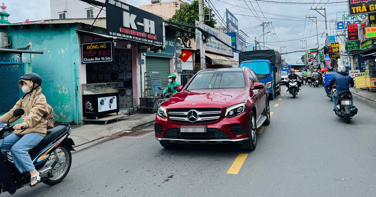 Tranh luận mới biết lái mua xe cũ hay mới: Xe nào rồi chẳng trầy, quan trọng là lái kiểu gì