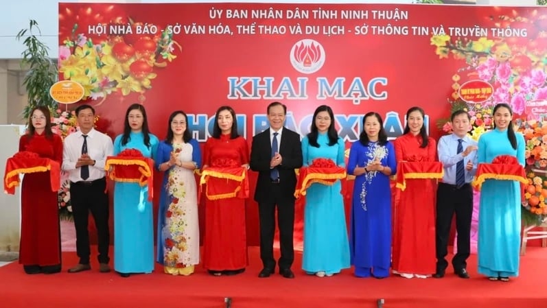 hoi bao xuan giap thin nam 2024 tai ninh thuan gioi thieu 2000 an pham bao chi hinh 1