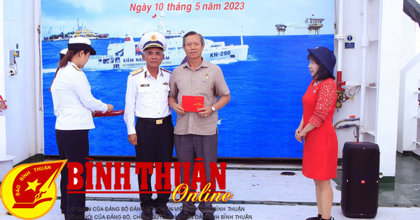 Binh Thuan Provincial Leaders Visit Truong Sa