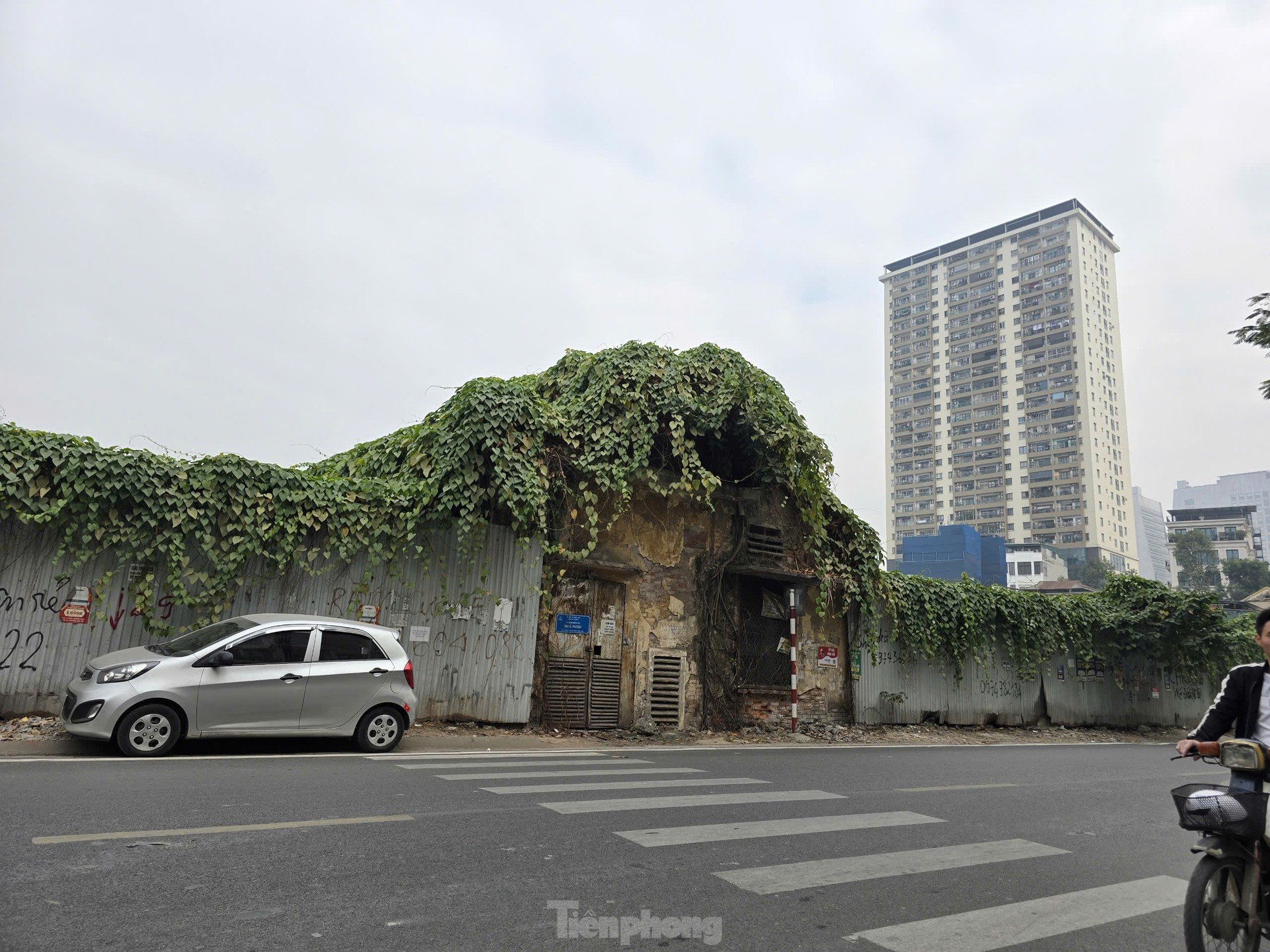 Nahaufnahme von 3 „Golden Land“-Projekten, deren Entfernung der Vorsitzende der Stadt Hanoi gerade angeordnet hat. Foto 8