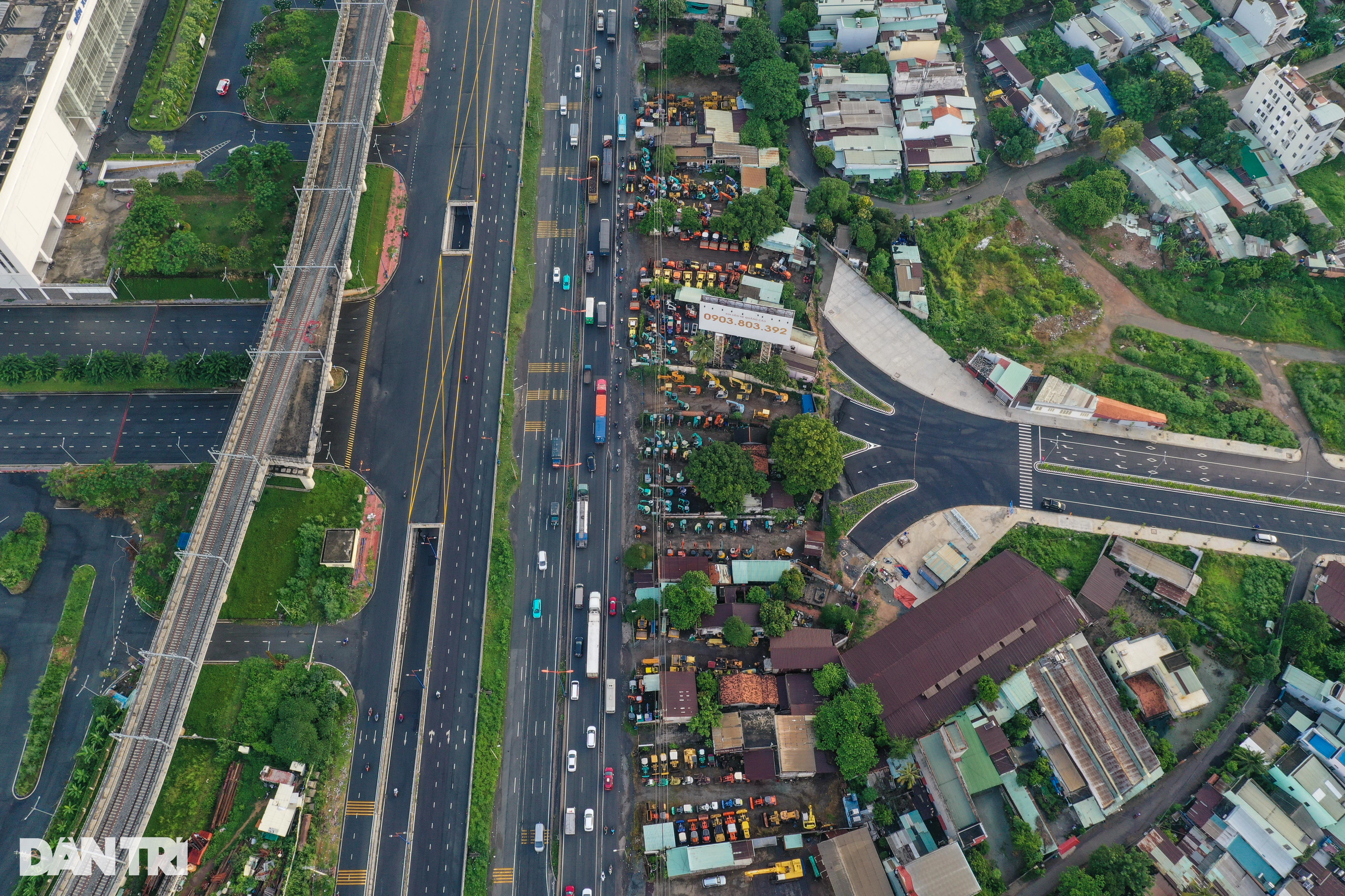 La carretera más hermosa de la ciudad de Di An espera 50 metros para conectarse con la ciudad de Ho Chi Minh.