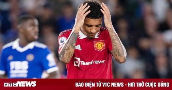 Bị HLV Erik ten Hag trục xuất khỏi nhóm nội bộ, Sancho hết cửa ở lại Man Utd?