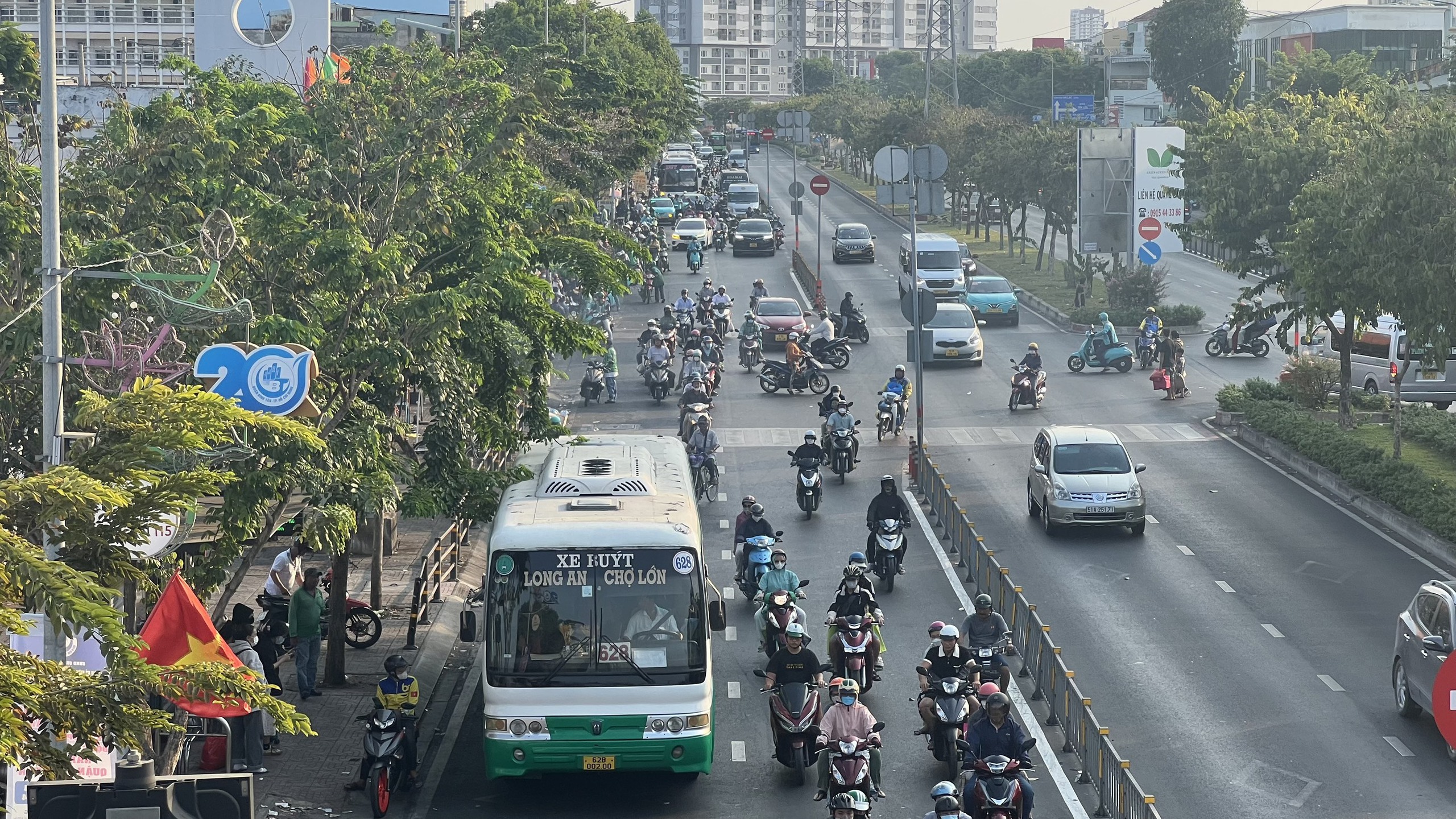 Cảnh trái ngược tại 2 cửa ngõ trong ngày người dân trở lại TP.HCM sau kỳ nghỉ lễ 30/4 - 1/5- Ảnh 11.