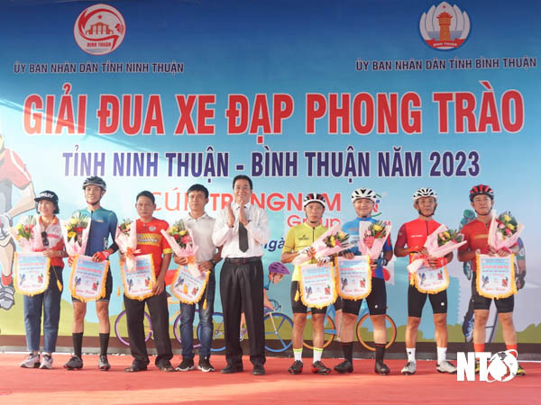 Ninh Thuan successfully organized the Ninh Thuan-Binh Thuan province amateur cycling race