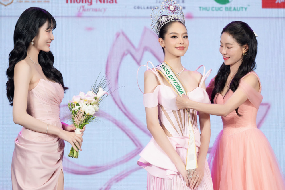 DESPIDE A LA REINA DE BELLEZA THANH THUY (18).jpg