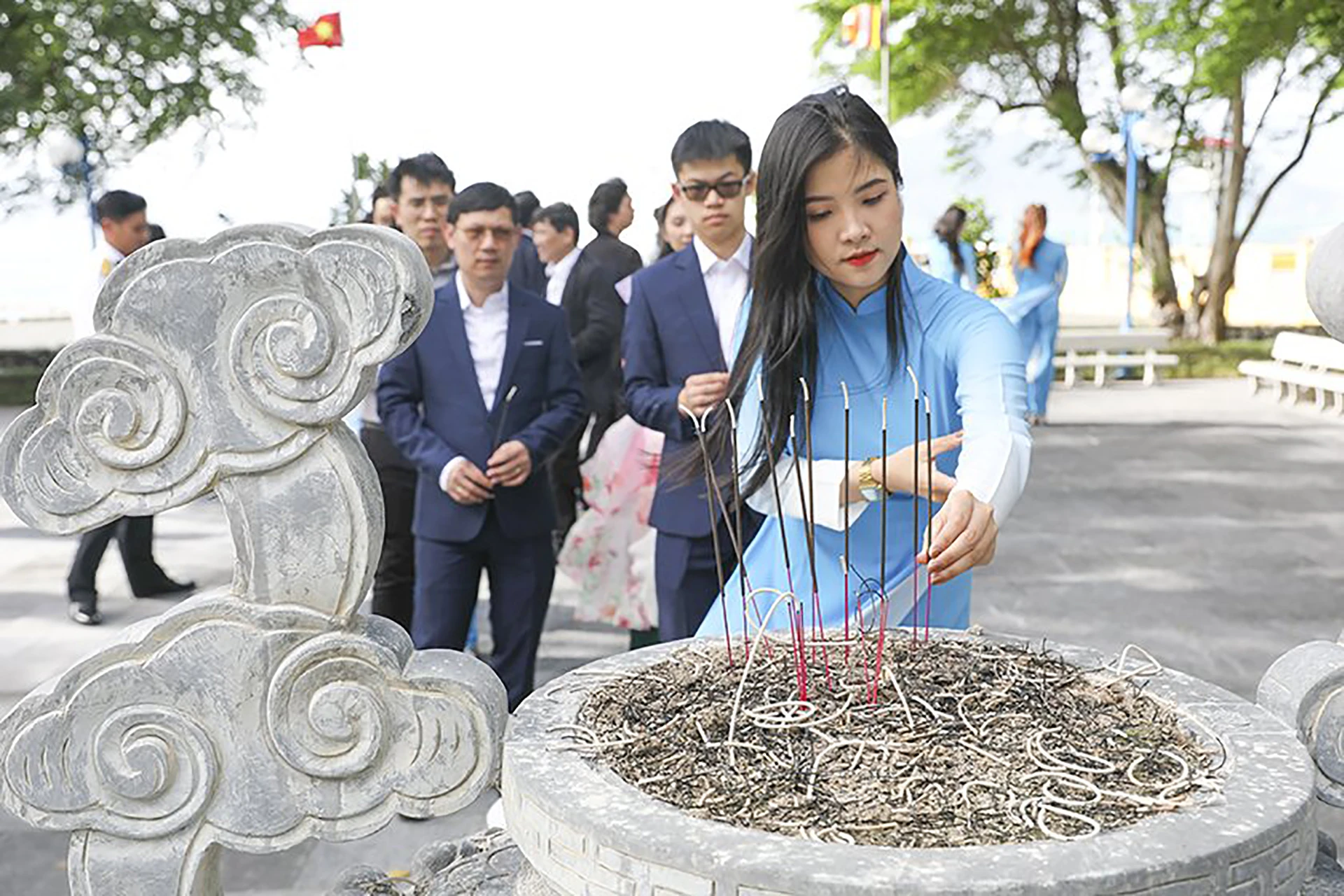 ĐH Duy Tân tặng quà các chiến sĩ Lữ đoàn 146 Vùng 4 Hải quân- Ảnh 5.