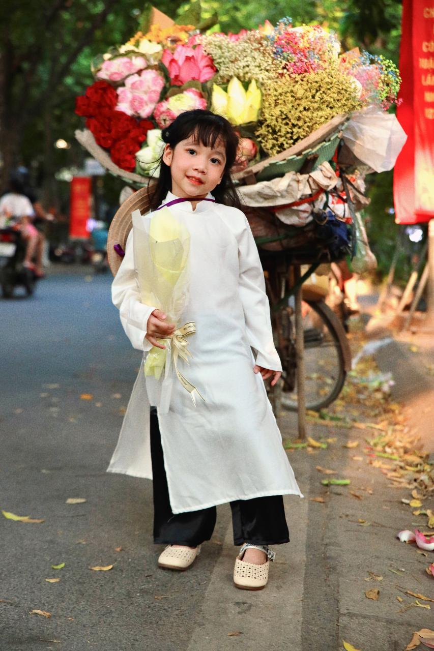 Bao An aime s'enregistrer avec des voitures fleuries colorées.