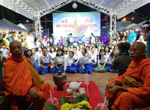 The unique Ok Om Bok festival of the Khmer people