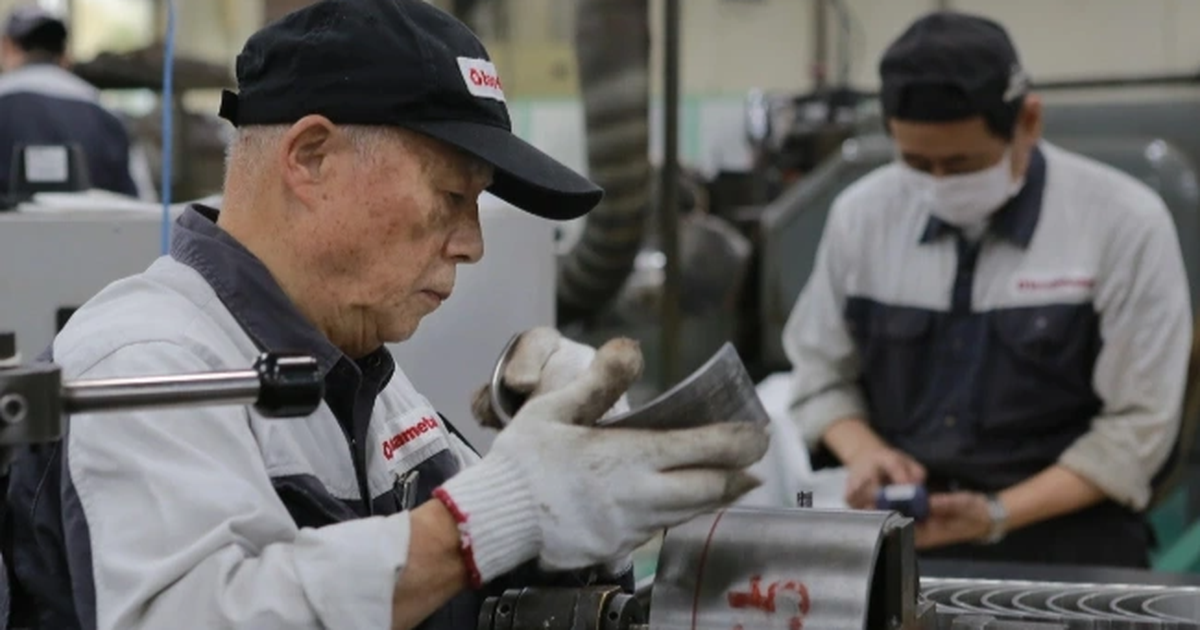 Japan is short of workers, even recruiting people over 70 years old