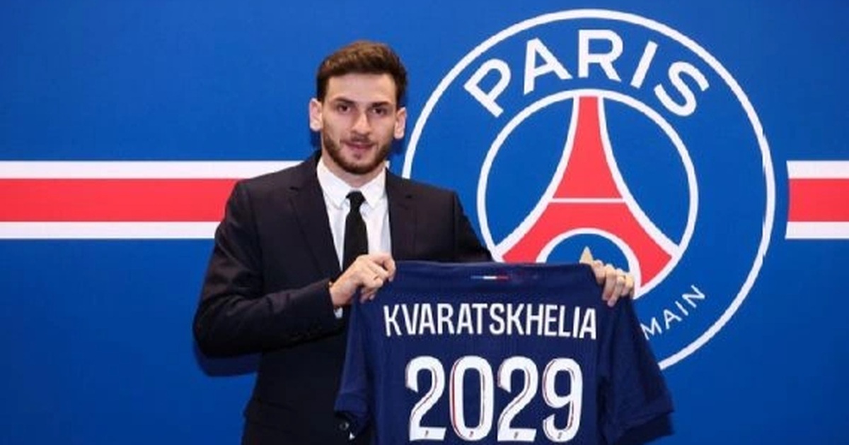 PSG chiêu mộ Khvicha Kvaratskhelia với giá 70 triệu euro