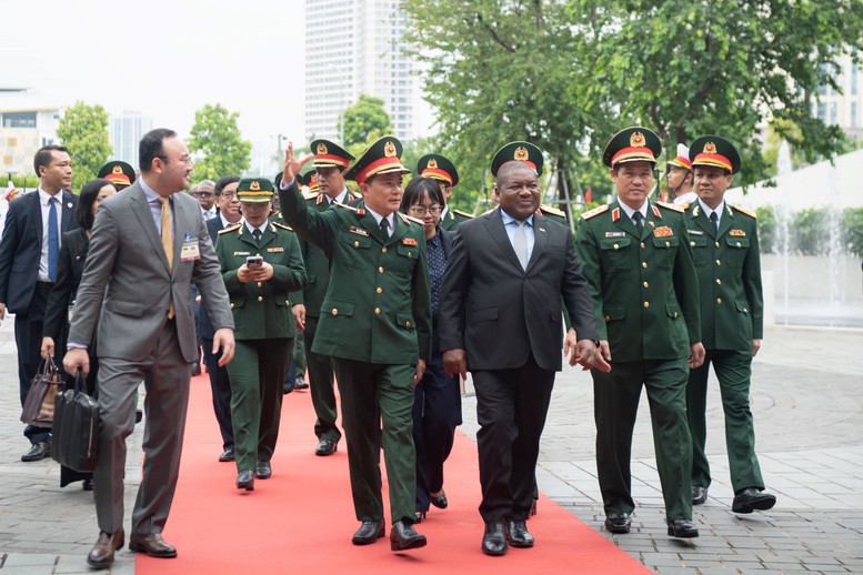 Tổng thống Filipe Jacinto Nyusi mong muốn Viettel đào tạo cho Mozambique chuyên gia công nghệ- Ảnh 3.